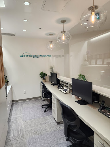 Summer Breeze Dental dental clinic in Scarborough - Photo 1